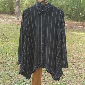 EUC Ariella Button Down Super Nice Top